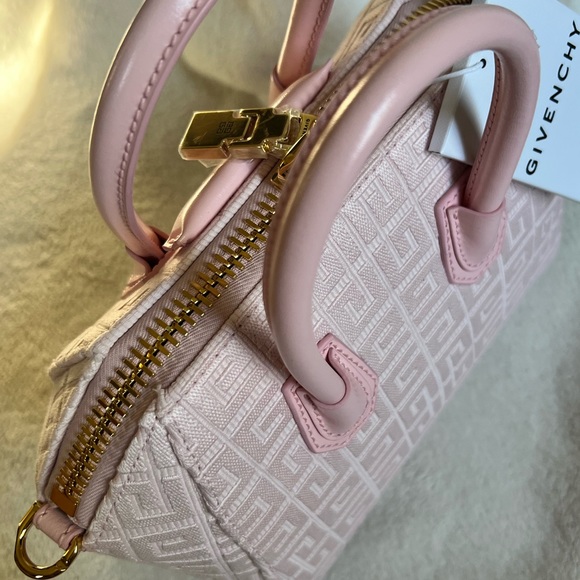 Mini Antigona Leather Satchel Givenchy in Tender Pink NWT - Picture 7 of 17